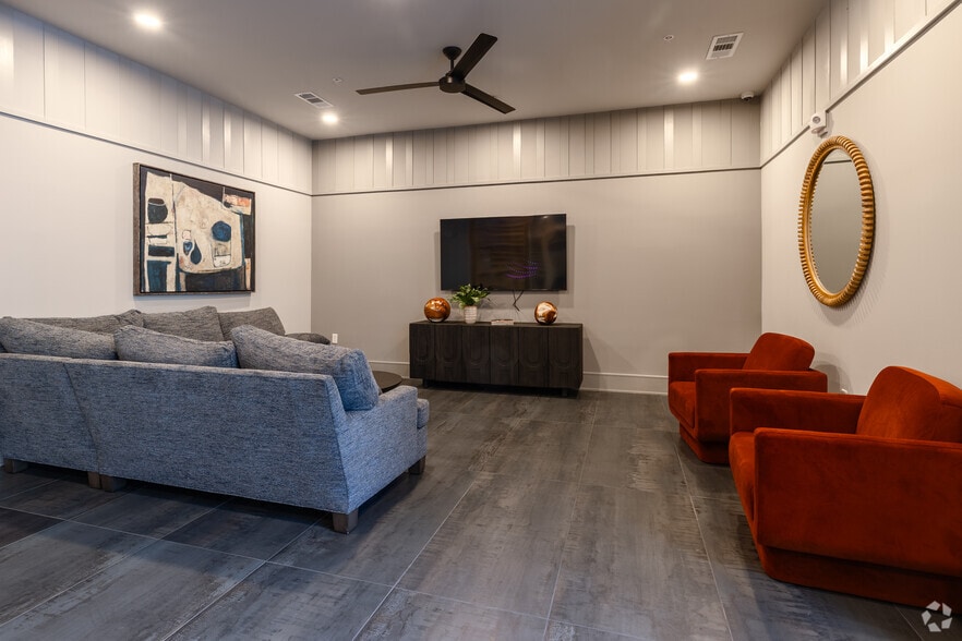 More Photos Of 146 Roberts St, Asheville Apartments For Lease