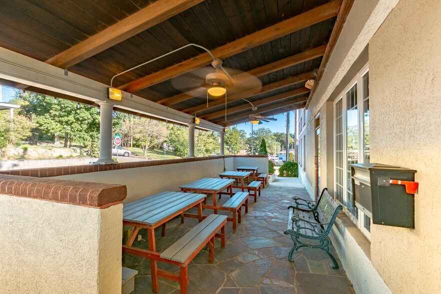 More Photos Of 203 Brooks St, Wake Forest Freestanding For Sale