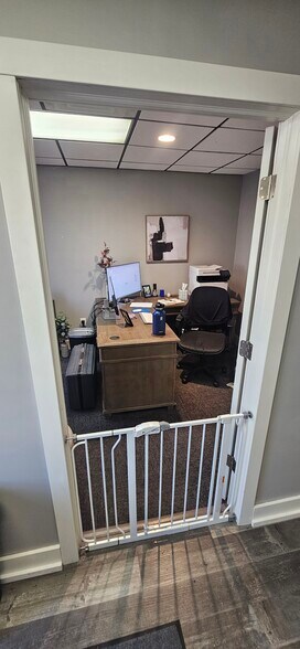 More Photos Of 400-460 Fame Rd, Dayton Light Distribution For Lease