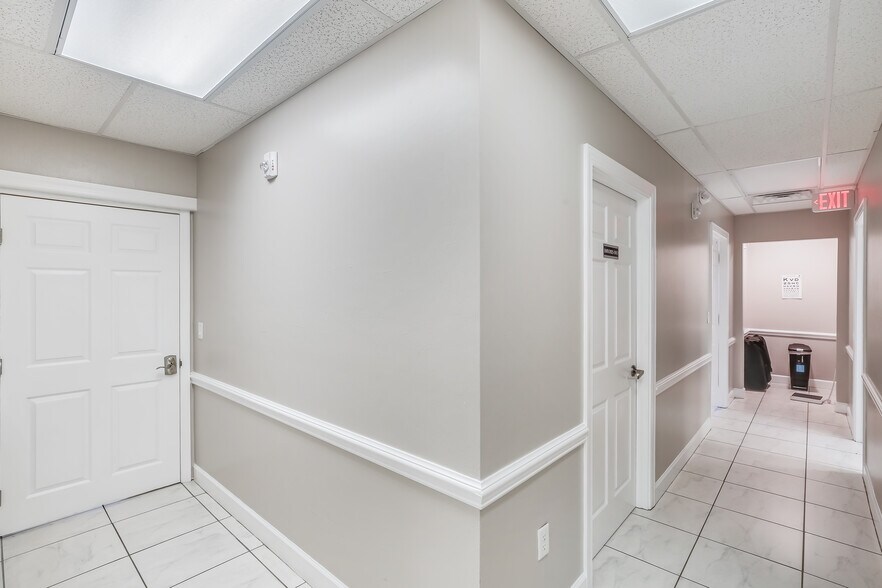 More Photos Of 13214 Palm Beach Blvd, Fort Myers Medical For Sale