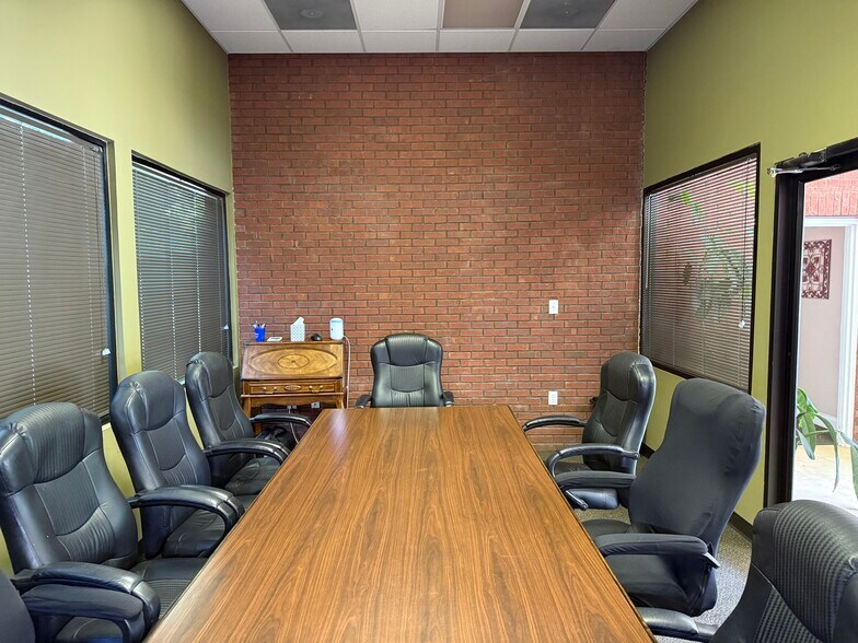 More Photos Of 99 Grove Park Ln, Woodstock Loft Creative Space For Sale