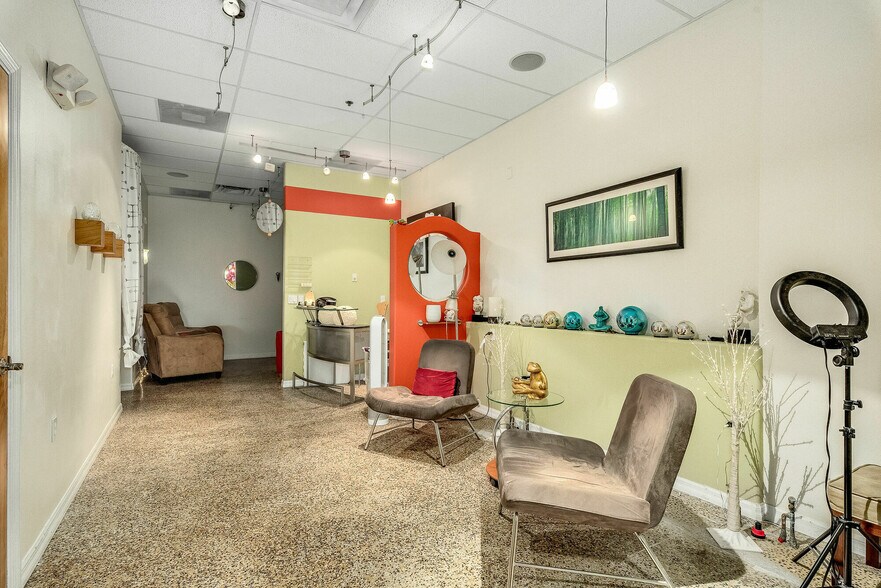 More Photos Of 902 E New Haven Ave, Melbourne Coworking Space