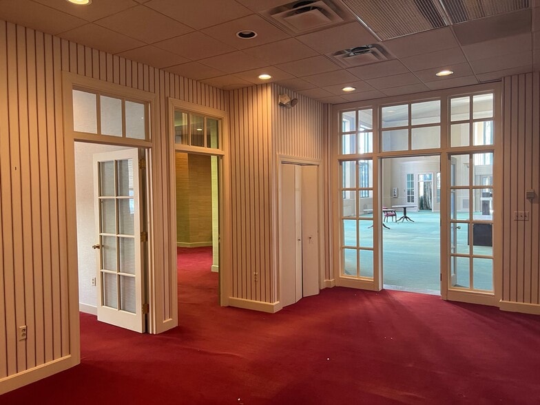 More Photos Of 39 2nd St NW, Hickory Office For Sale