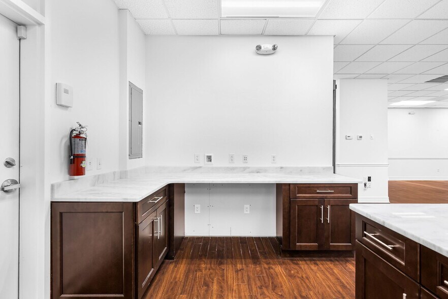 More Photos Of 8991 Daniels Center Dr, Fort Myers Medical For Sale