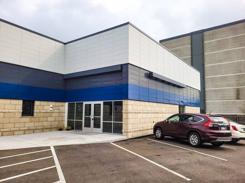 More Photos Of 8225-8229 Highway 7, Saint Louis Park Unknown For Lease