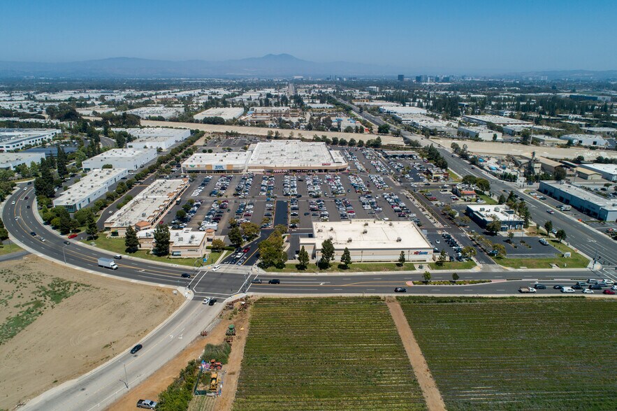 More Photos Of 17876-17940 Newhope St, Fountain Valley Unknown For Lease