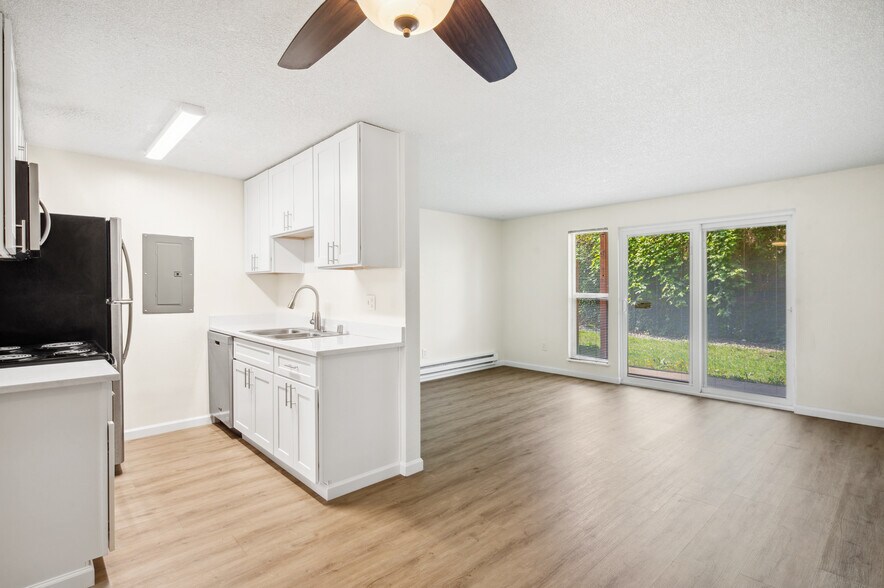 More Photos Of 15455 10th Ave SW, Burien Apartments For Sale