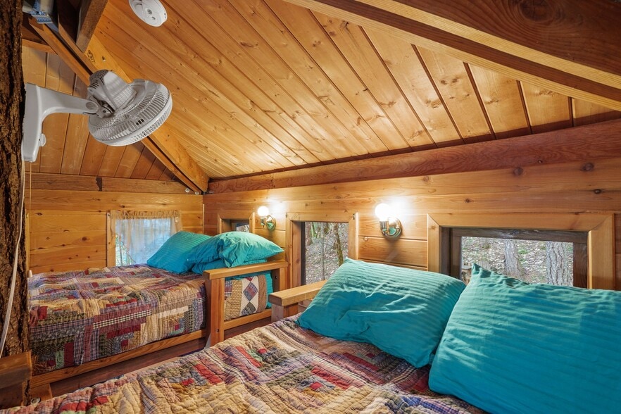 More Photos Of 3305 Dick George Rd, Cave Junction Hospitality For Sale