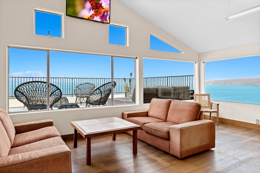 More Photos Of 1218-1224 Prospect St, La Jolla Office For Lease