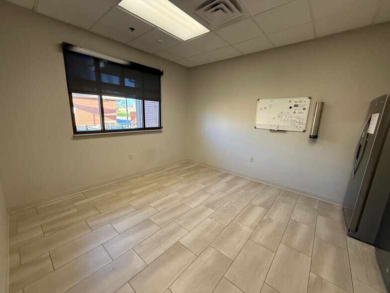 More Photos Of 3413 Golden Rd, Tyler Medical For Lease