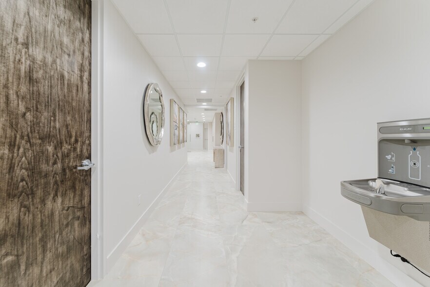 More Photos Of 1 N Federal Hwy, Boca Raton Office For Lease