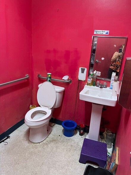 More Photos Of 120 W Harrison St, Tallahassee General Retail For Lease