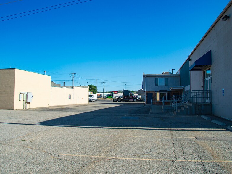 More Photos Of 1170 W Riverdale Rd, Ogden Freestanding For Lease