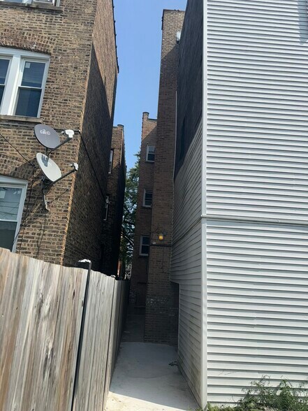 More Photos Of 7530 S Phillips Ave, Chicago Apartments For Sale