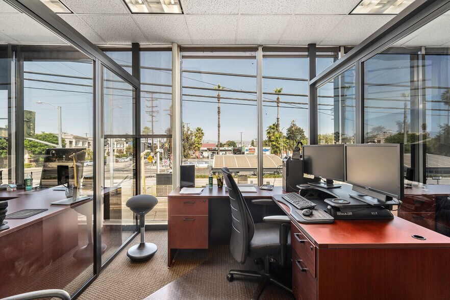 More Photos Of 5352 Laurel Canyon Blvd, North Hollywood Medical For Lease