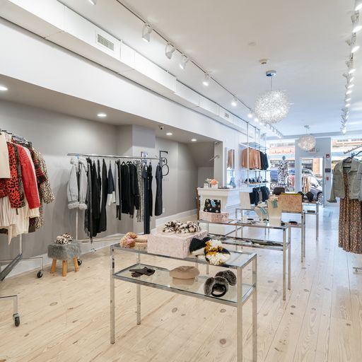 More Photos Of 50 Greenwich Ave, Greenwich General Retail For Lease