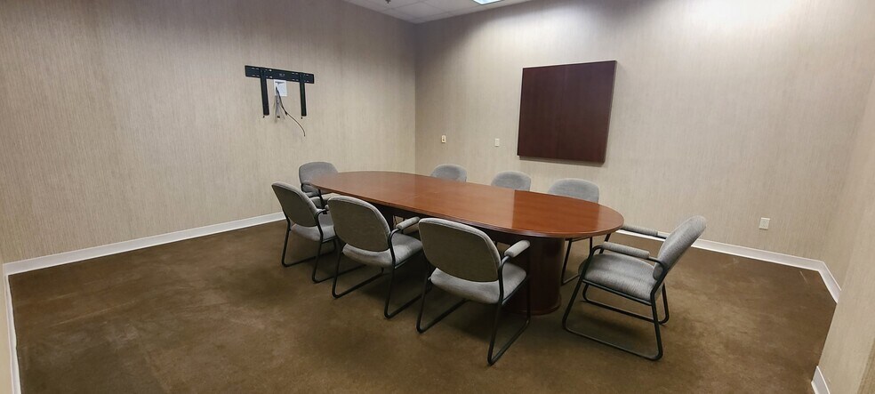 More Photos Of 51-53 Kenosia Ave, Danbury Office For Lease