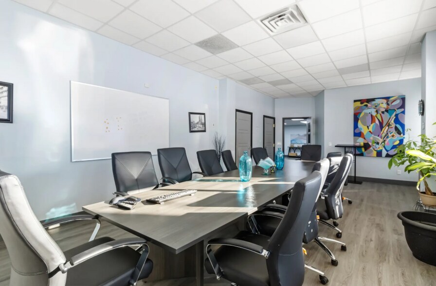 More Photos Of 23370 Commerce Dr, Farmington Hills Light Manufacturing For Lease