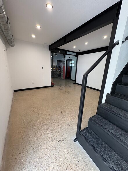 More Photos Of 915 Dallas St, San Antonio Loft Creative Space For Lease
