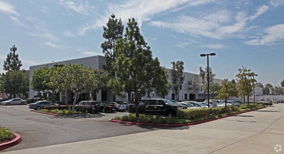 More Photos Of 5750-5760 Grace Pl, Commerce Warehouse For Sale