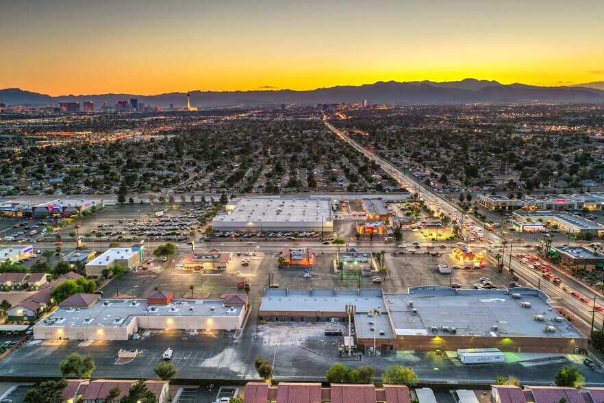 More Photos Of 320 N Nellis Blvd, Las Vegas Storefront For Sale