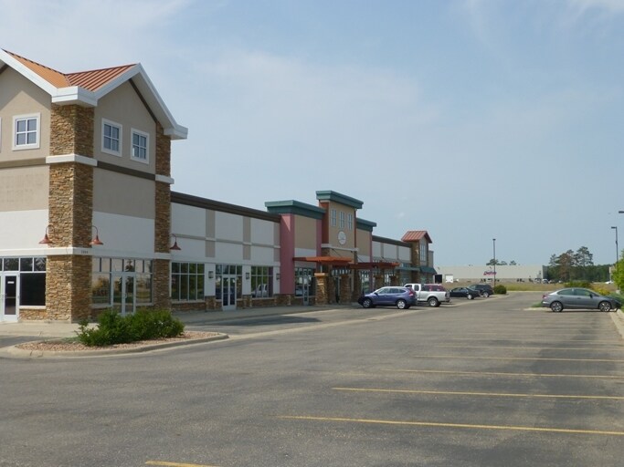 More Photos Of 2300 24th St NW, Bemidji Office For Lease