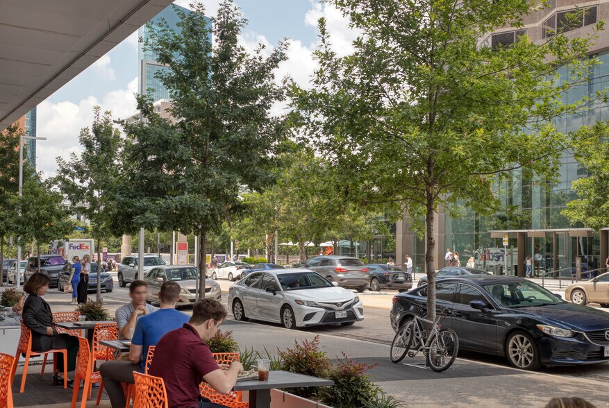 More Photos Of 2001 Ross Ave, Dallas Office For Lease