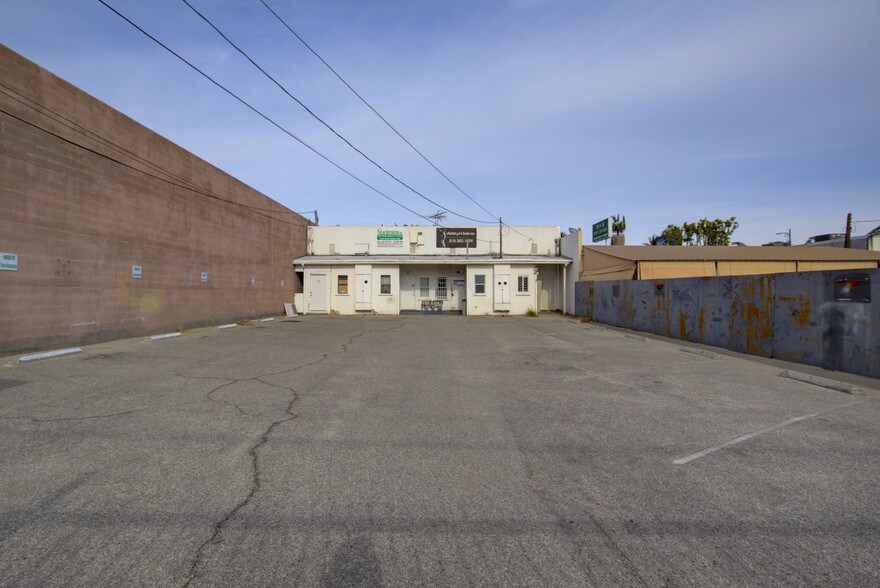 More Photos Of 17728-17730 Chatsworth St, Granada Hills Storefront Retail Office For Lease