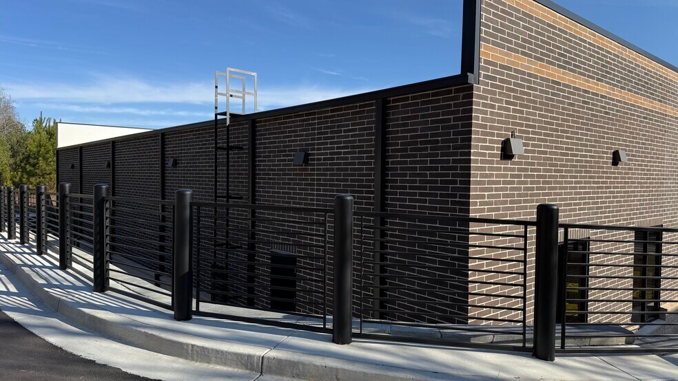 More Photos Of 640 Claremore Professional Way, Woodstock Medical For Lease