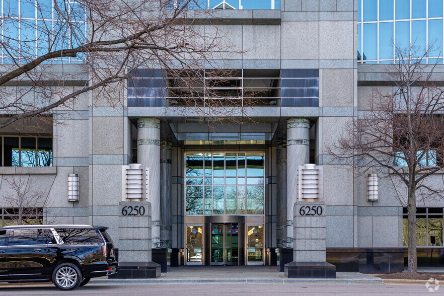 More Photos Of 6250 N River Rd, Rosemont Office For Lease