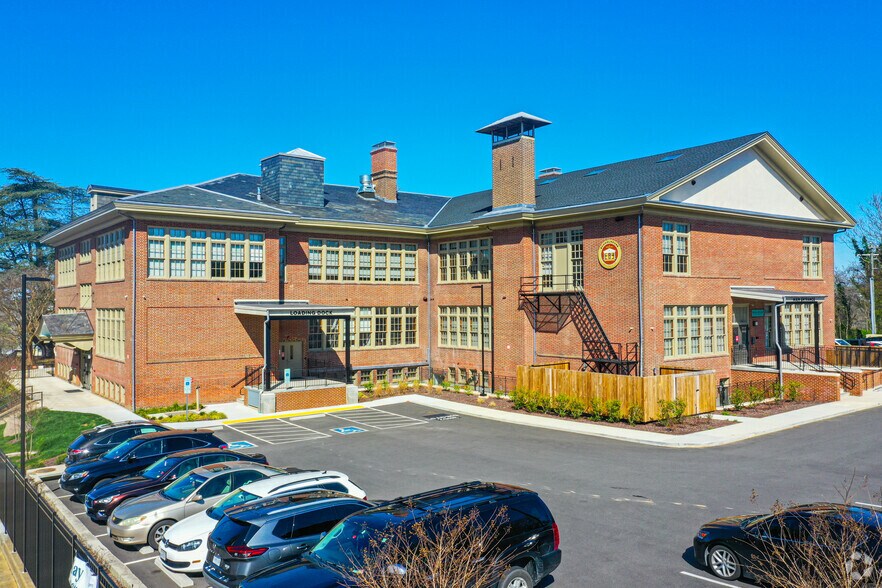 Primary Photo Of 1000 Carlisle Ave, Richmond Apartments For Lease