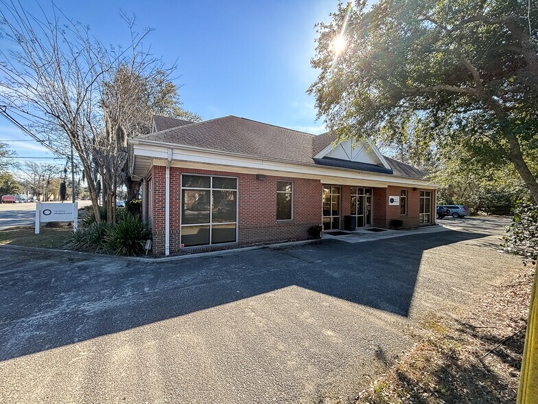 More Photos Of 1321 Ashley River Rd, Charleston Office For Lease