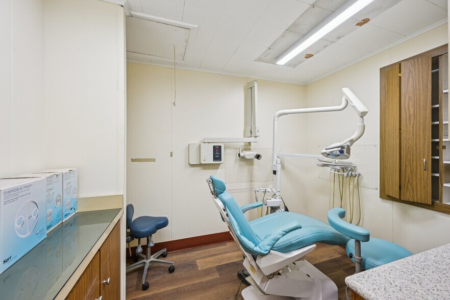 More Photos Of 306 E 4th St, Bridgeport Medical For Lease