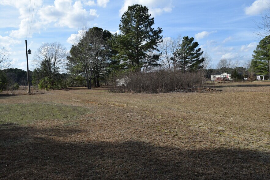 More Photos Of 1524 Seabrook School Rd, Fayetteville Multifamily For Sale