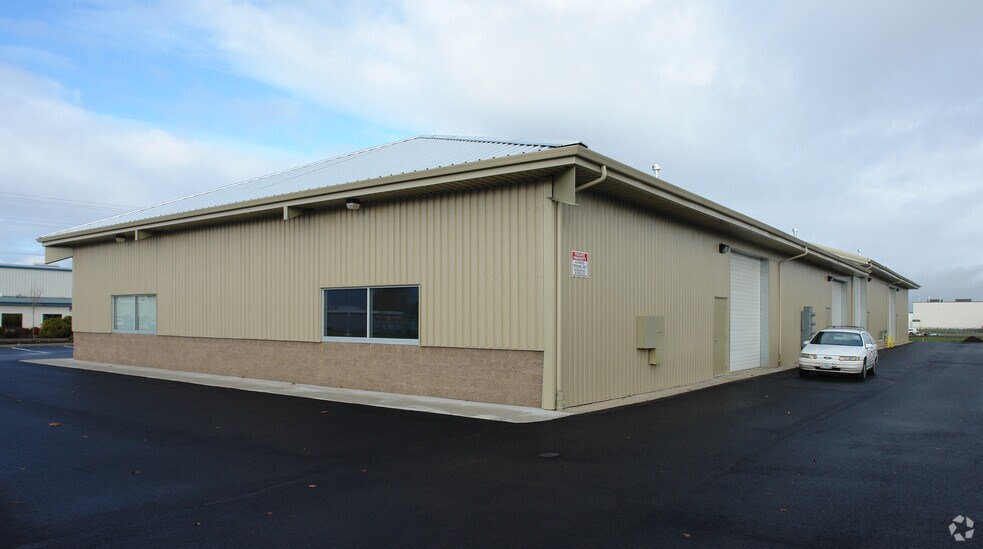 More Photos Of 1265 S Bertelsen Rd, Eugene Warehouse For Lease