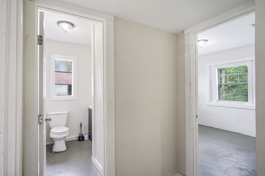 More Photos Of 14670 US Highway 98, Foley Office For Sale