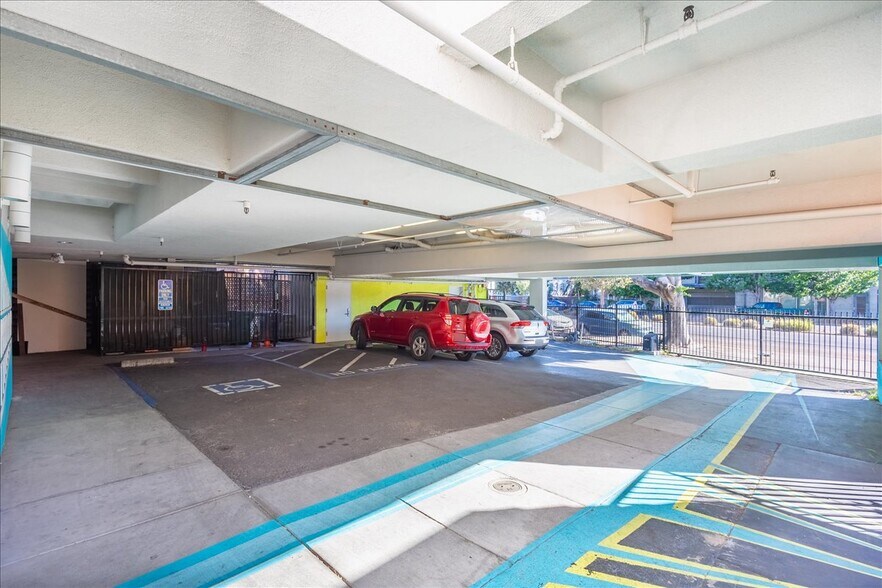 More Photos Of 482 W MacArthur Blvd, Oakland Medical For Sale