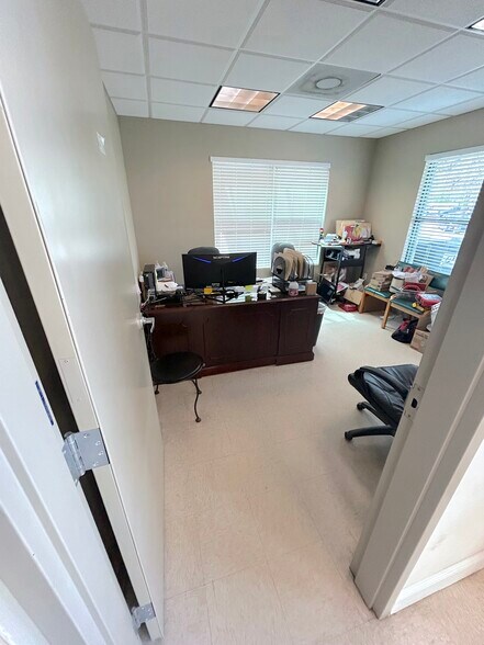 More Photos Of 9230 Brookwood Ct, Bonita Springs Light Manufacturing For Lease
