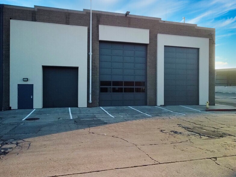 More Photos Of 1900 E 7th Pl, Los Angeles Industrial For Sale