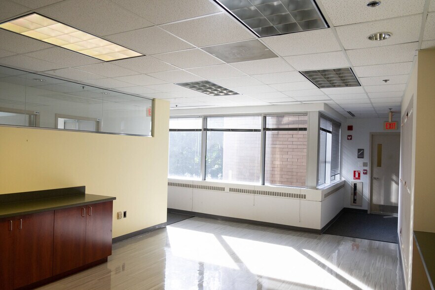 More Photos Of 7833 Walker Dr, Greenbelt Office For Lease