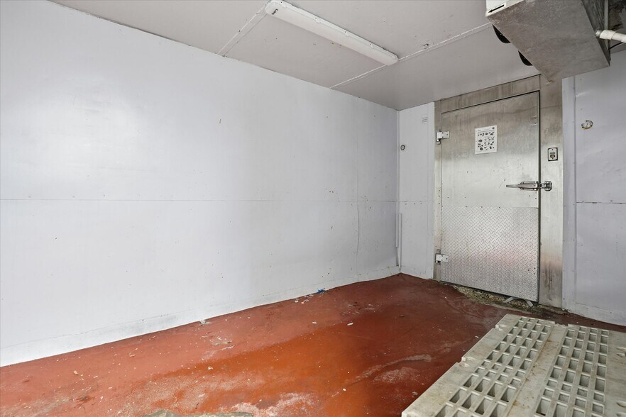 More Photos Of 45 NW 22nd Ave, Miami Restaurant For Sale