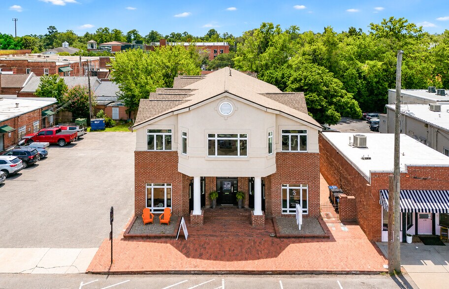 More Photos Of 112 W Doty Ave, Summerville Coworking Space