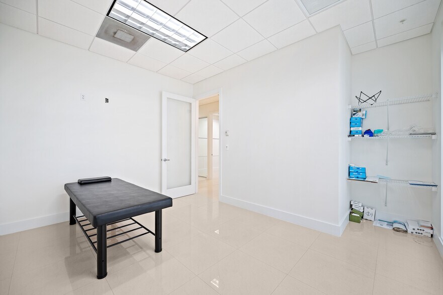 More Photos Of 175 SW 7th St, Miami Medical For Lease