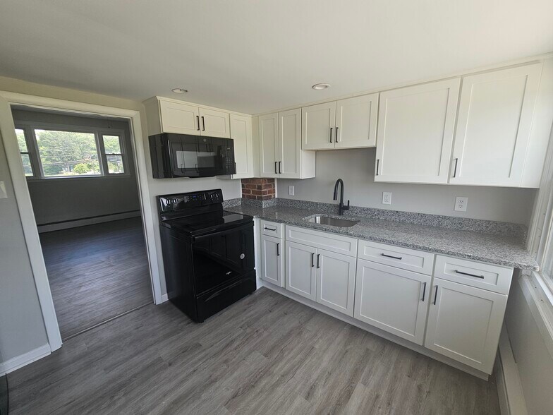 More Photos Of 127 N Black Horse Pike, Mount Ephraim Office Residential For Sale