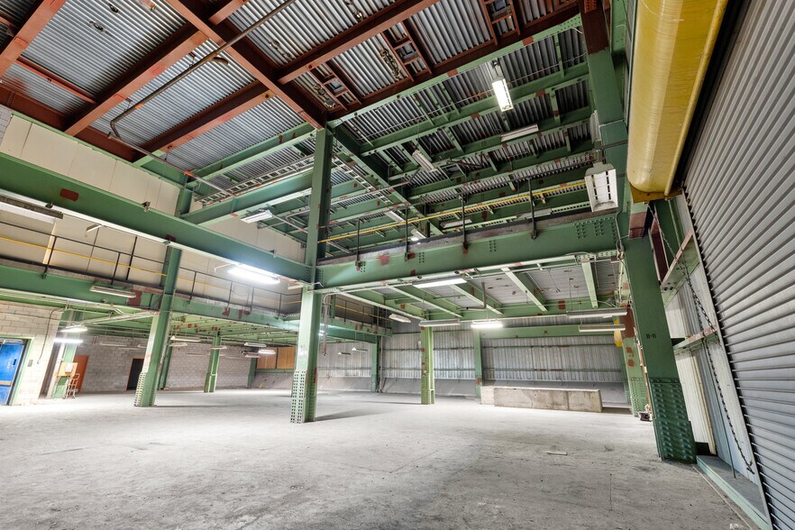 More Photos Of 35-75 Rue De L'acier, Coteau-du-lac Manufacturing For Lease