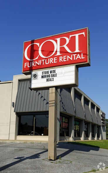 More Photos Of 3777 Winchester Rd, Memphis Showroom For Lease