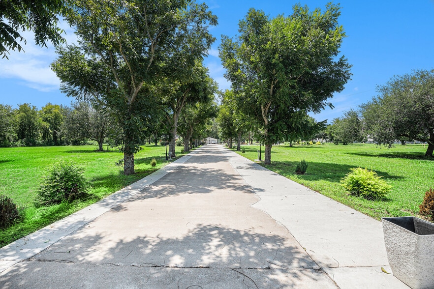 More Photos Of 7710 Iowa Colony Blvd, Rosharon Land For Sale