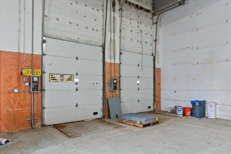 More Photos Of 2651 S Rochester Rd, Rochester Hills General Retail For Lease