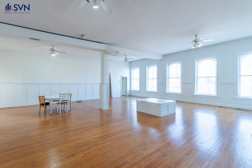 More Photos Of 4 E Wilson St, Batavia Loft Creative Space For Sale