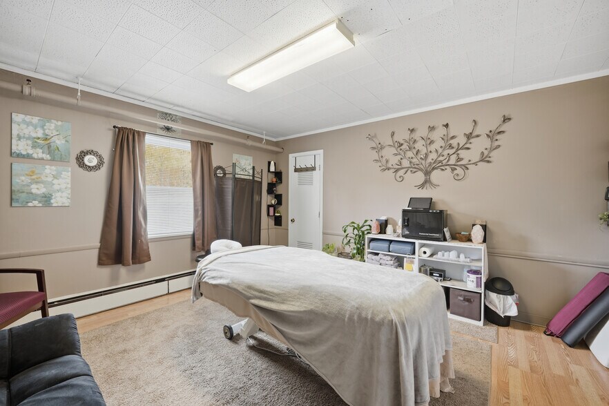 More Photos Of 46 Main Rd, Montgomery General Retail For Sale